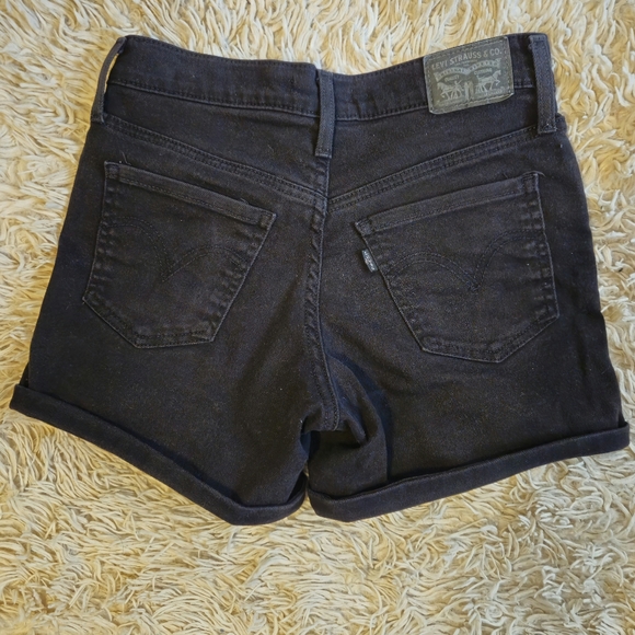 Black Levi's shorts - Picture 7 of 10
